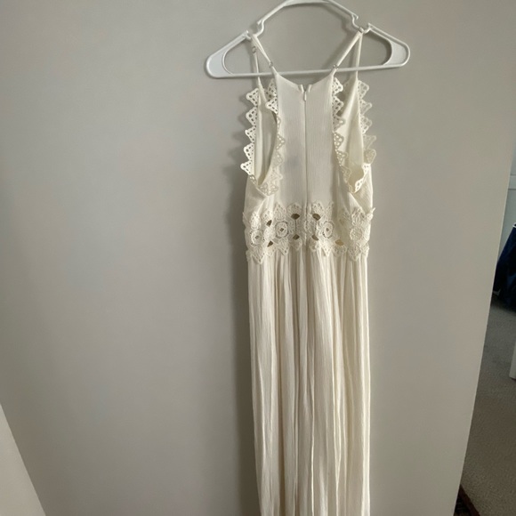 Lulus maxi dress with cut out details - Picture 3 of 4